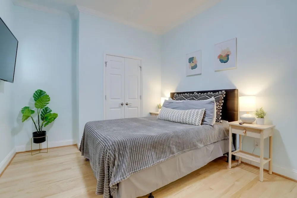 photo 1 of Exquisite 1 BR Apartment at Alexandria