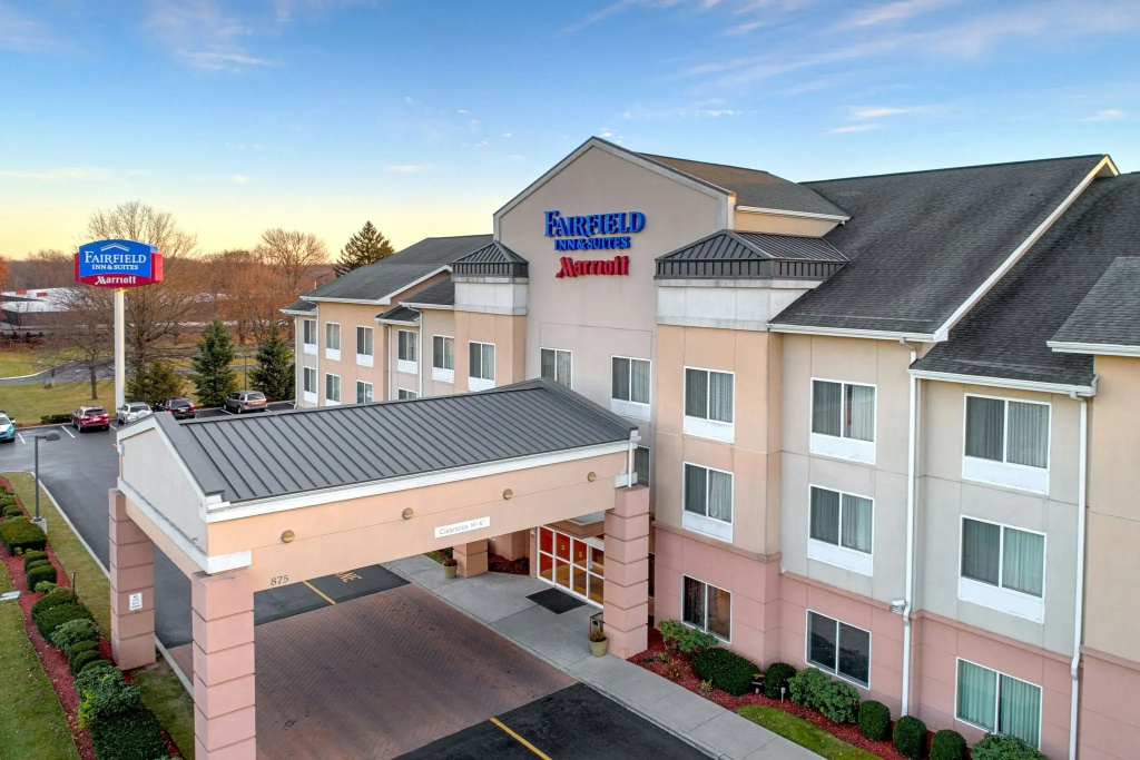 photo 1 of Fairfield Inn & Suites by Marriott Edison-South Plainfield