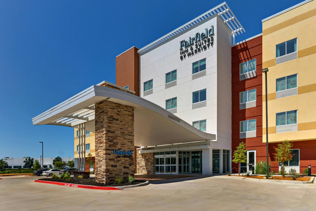 photo 1 of Fairfield Inn & Suites by Marriott Dallas Love Field