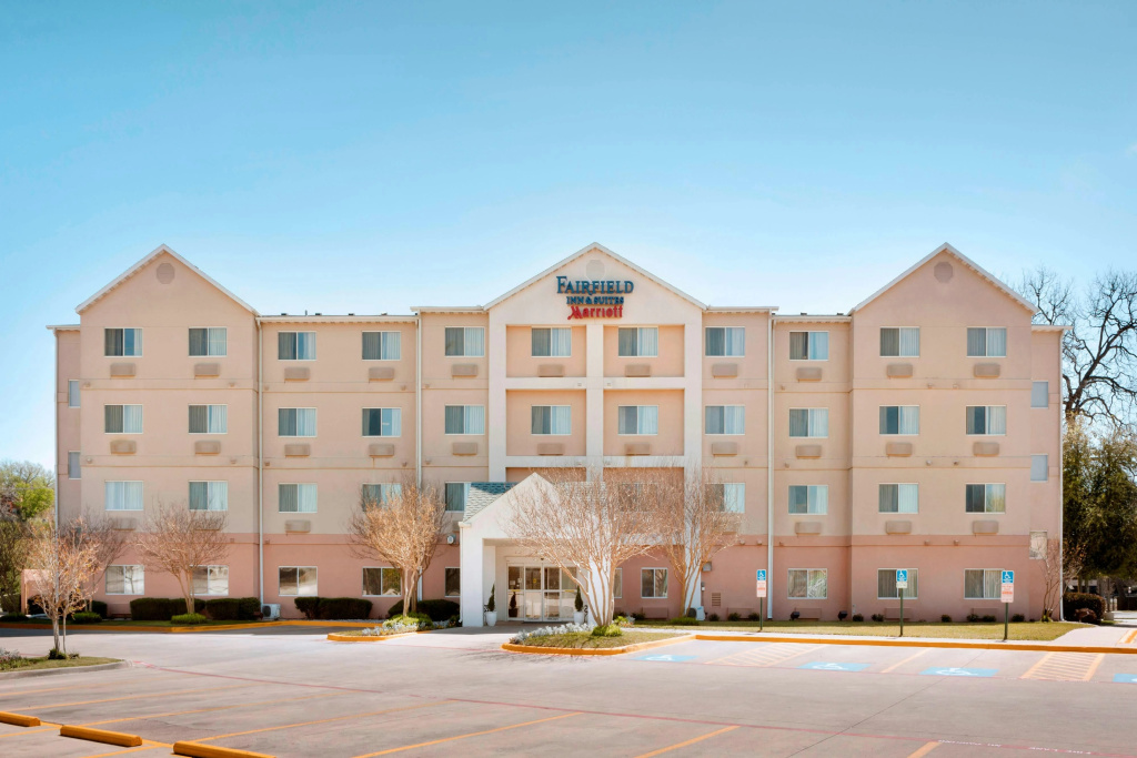 photo 1 of Fairfield Inn & Suites Fort Worth University Drive