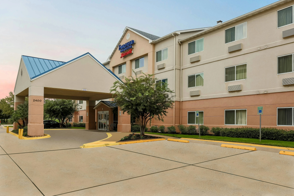 photo 1 of Fairfield Inn & Suites Houston Westchase
