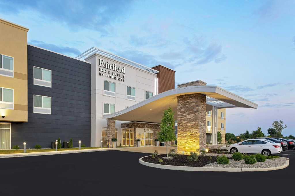 photo 1 of Fairfield Inn & Suites by Marriott Indianapolis Greenfield