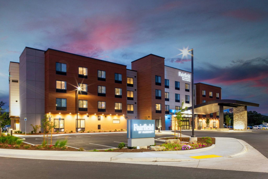 photo 1 of Fairfield Inn & Suites by Marriott Medford