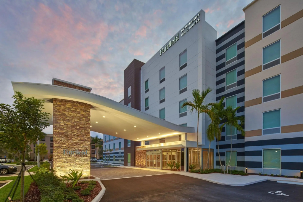 photo 1 of Fairfield Inn & Suites by Marriott West Palm Beach