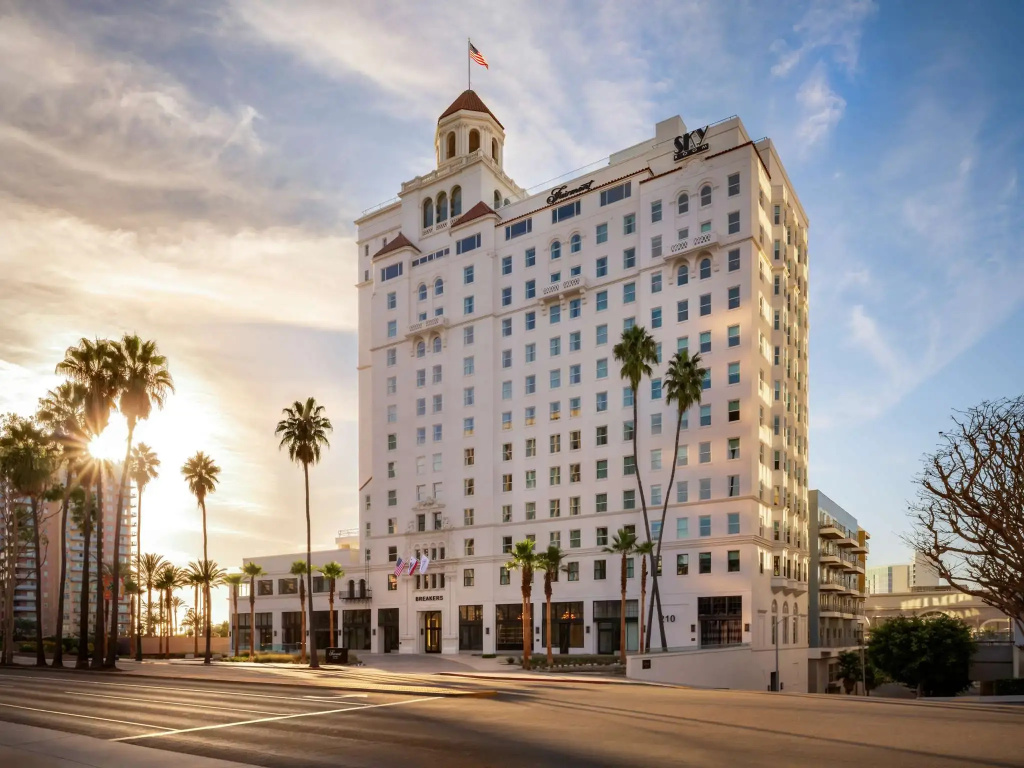 photo 1 of Fairmont Breakers Long Beach