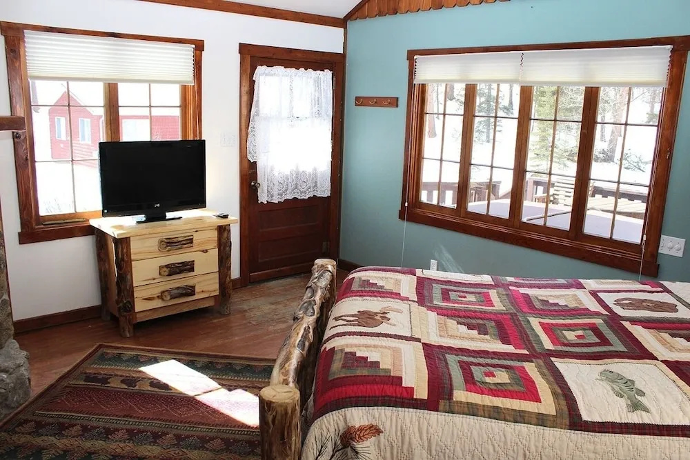 photo 1 of Fawn Valley Inn: 157 1 Bedroom Cabin