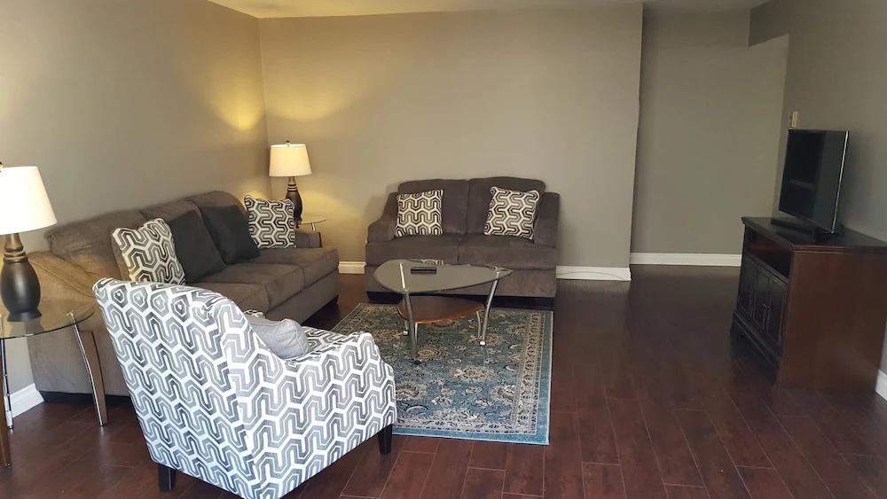 photo 1 of Fully Renovated 1 min. to Melrose Ave.