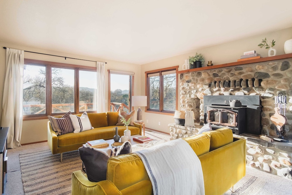 photo 1 of 3.5-acre 5bdr Rereat w/ Views, Pool + Hot Tub, Fire Pit Gable by Avantstay