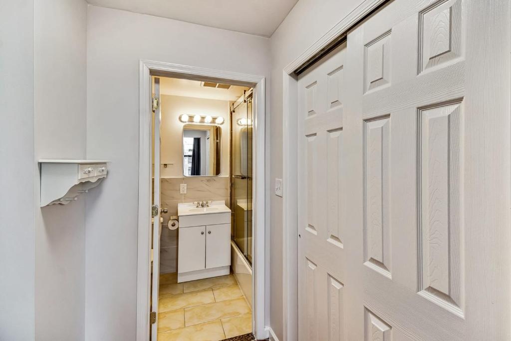 photo 1 of Gorgeous 2BD Next to the Convention Center and Reading Terminal