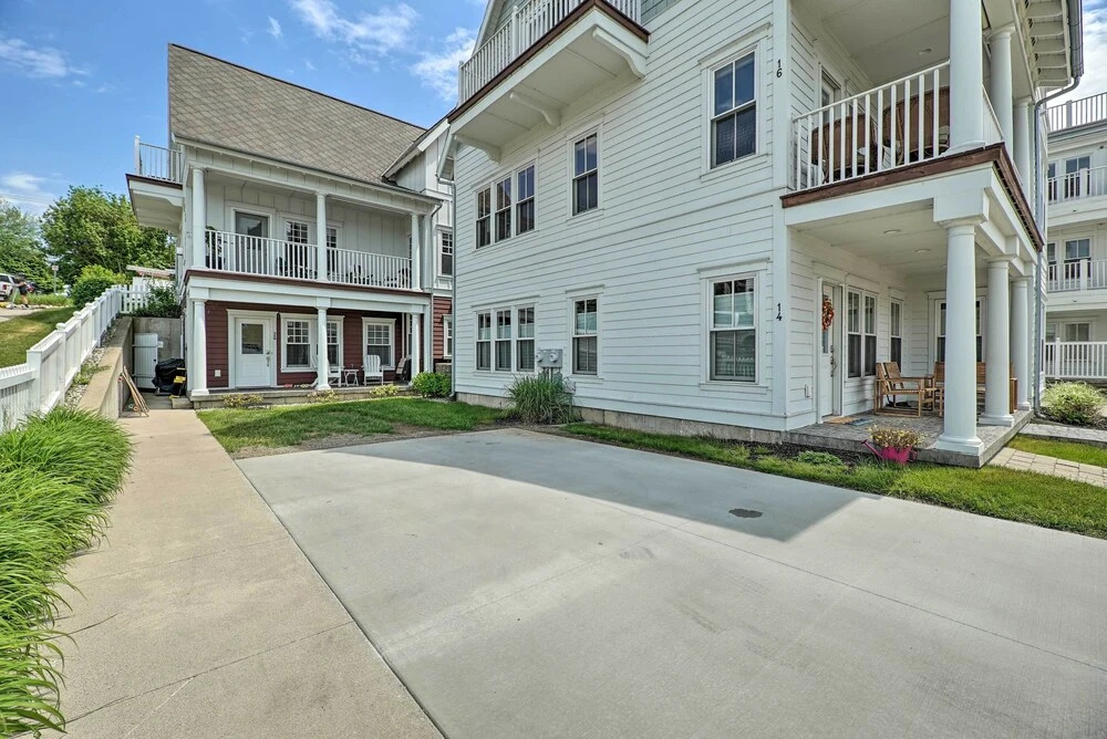 photo 1 of Grand Haven Condo: Walk to Lake + Pool Access!