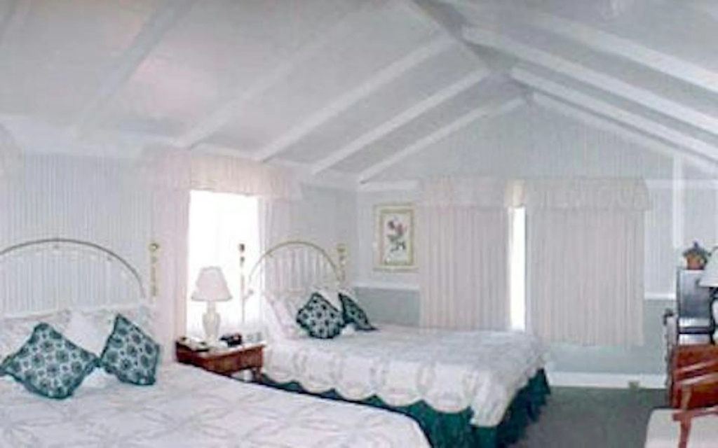 photo 1 of Carmel Green Lantern Inn