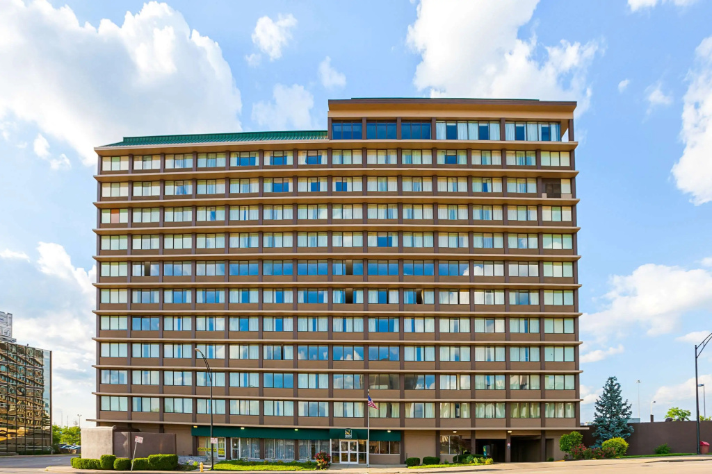 photo 1 of Quality Inn & Suites Cincinnati Downtown Area