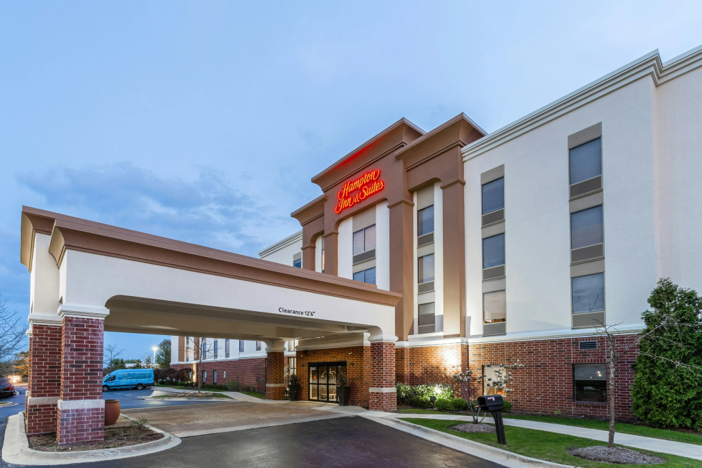 photo 1 of Hampton Inn & Suites Chicago-Libertyville
