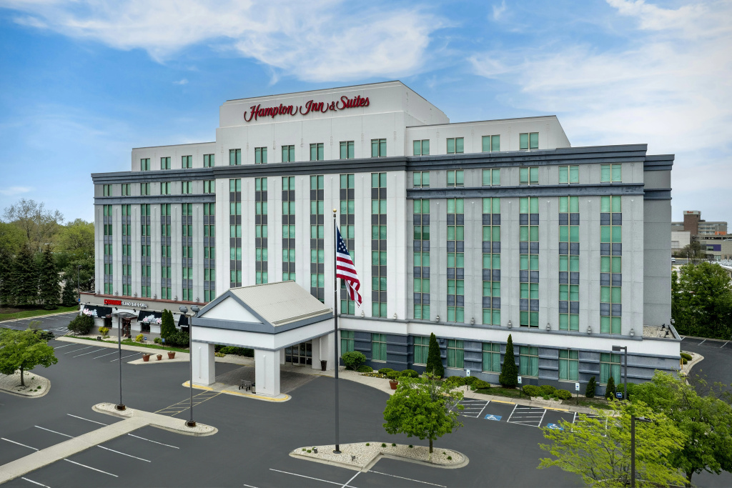 photo 1 of Hampton Inn & Suites Chicago-North Shore/Skokie