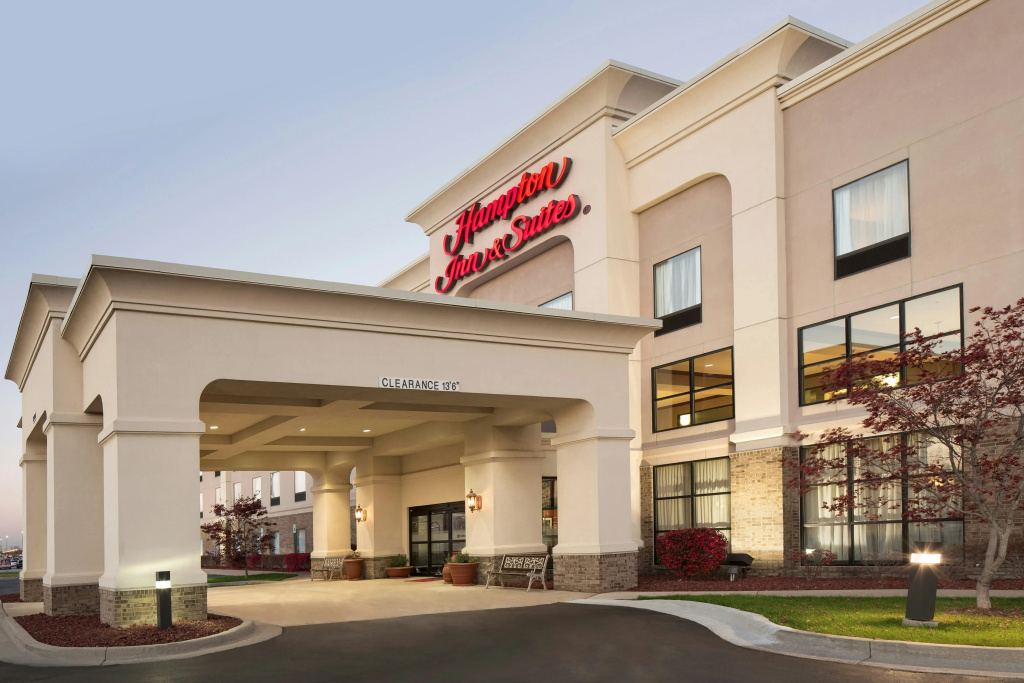 photo 1 of Hampton Inn & Suites Detroit/Sterling Heights