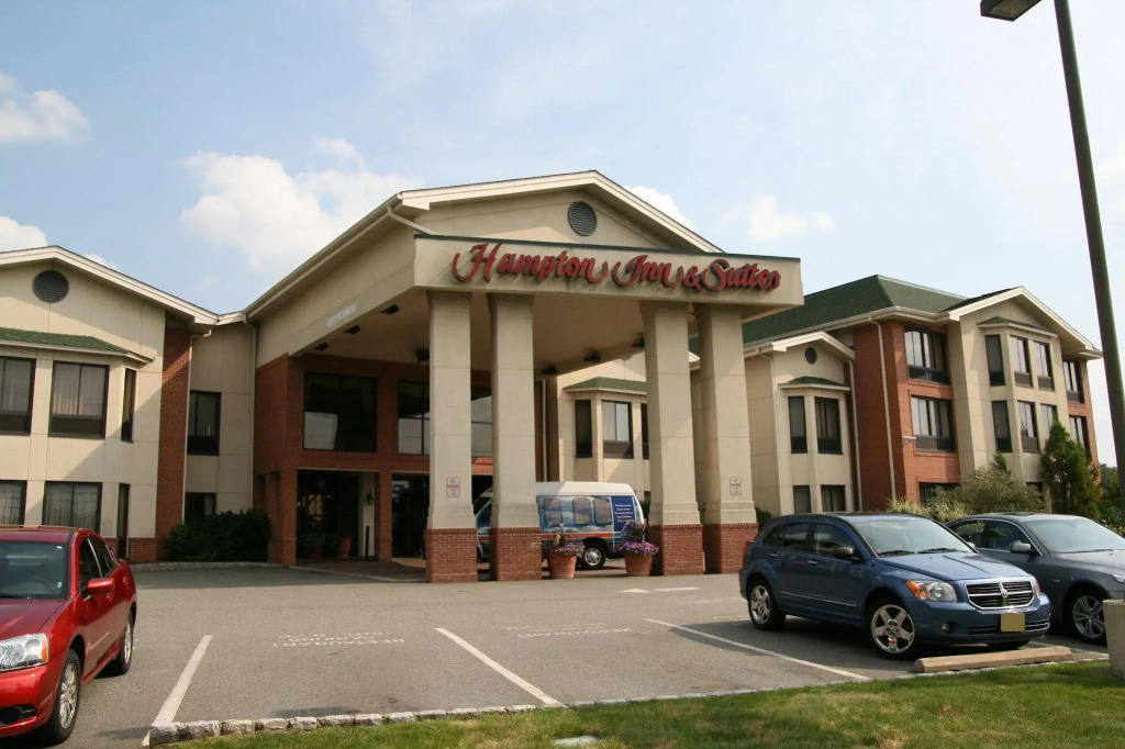photo 1 of Hampton Inn & Suites Fairfield