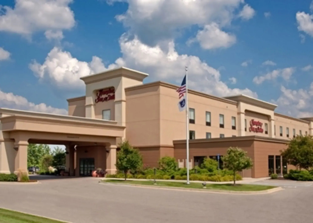 photo 1 of Hampton Inn & Suites Grand Rapids-Airport 28th St