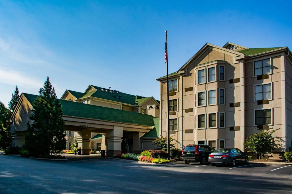 photo 1 of Hampton Inn & Suites Nashville/Franklin (Cool Springs)