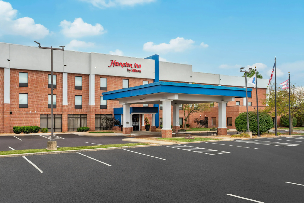 photo 1 of Hampton Inn Akron-South