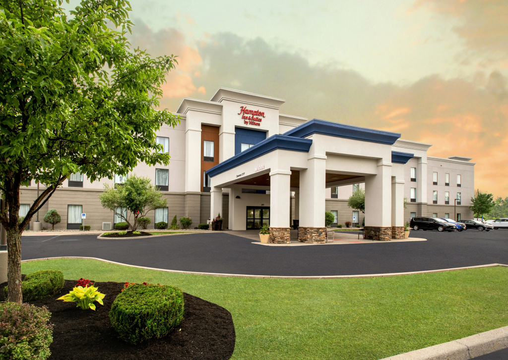 photo 1 of Hampton Inn and Suites New Hartford/Utica