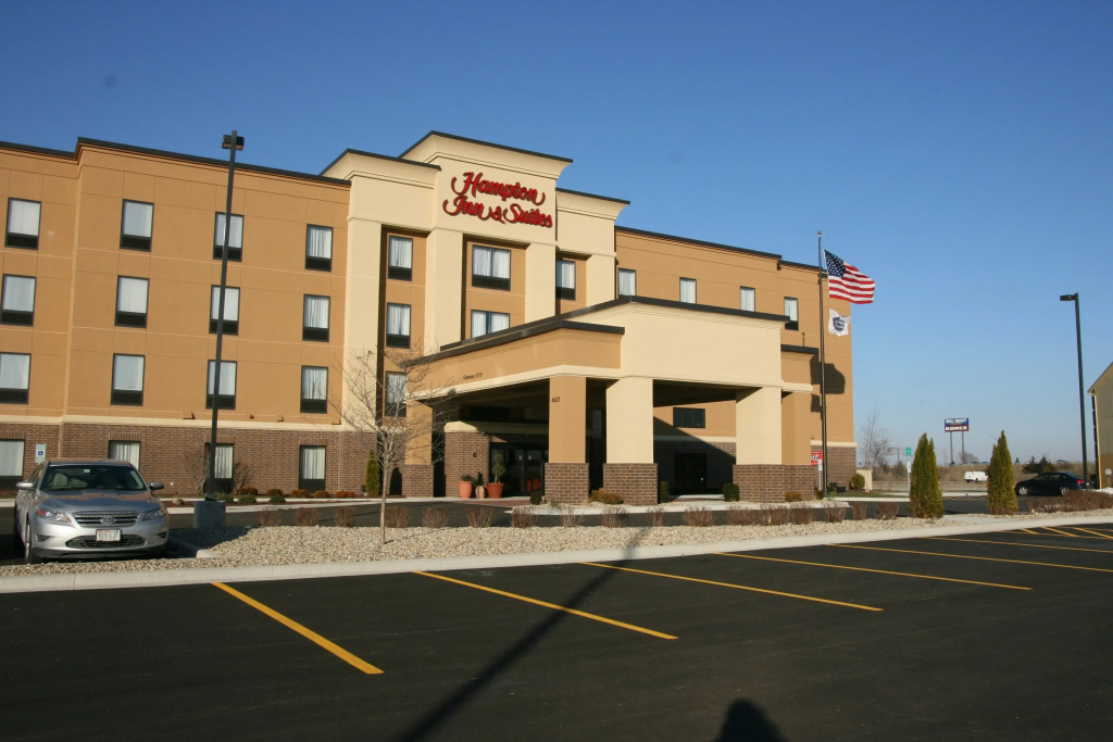 photo 1 of Hampton Inn & Suites Peru