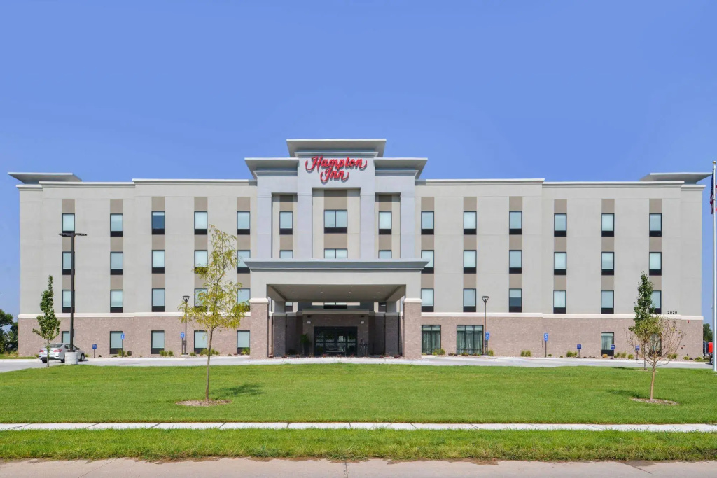 photo 1 of Hampton Inn Omaha Airport