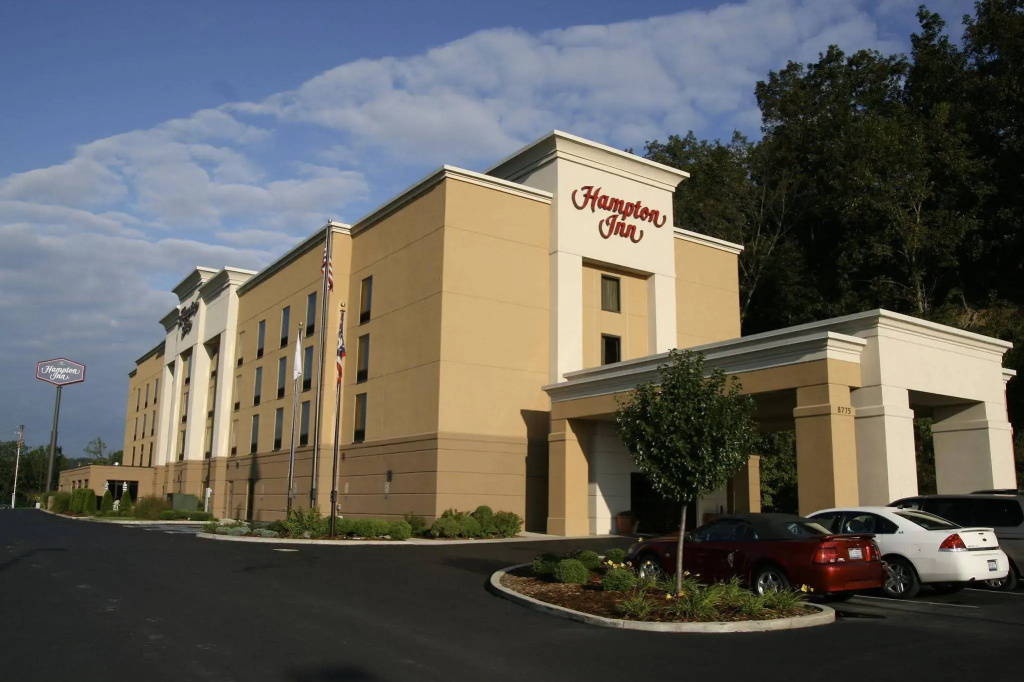 photo 1 of Hampton Inn Cambridge