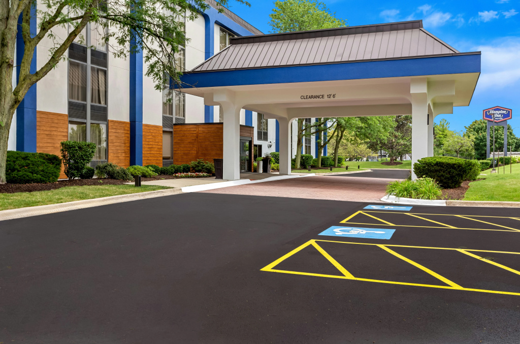 photo 1 of Hampton Inn Chicago/Naperville