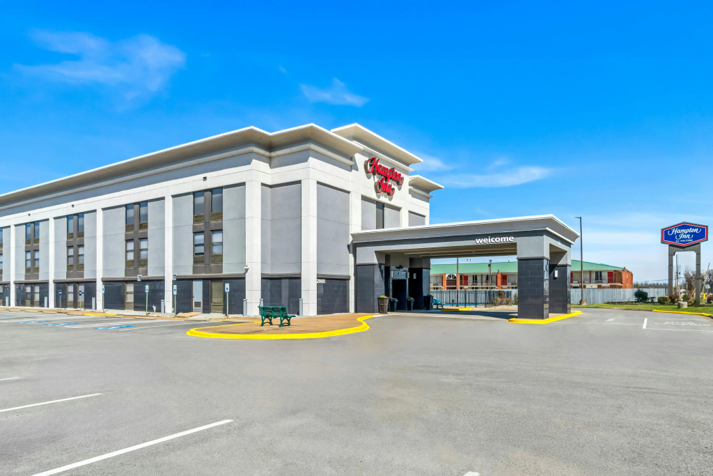 photo 1 of Hampton Inn Jonesboro