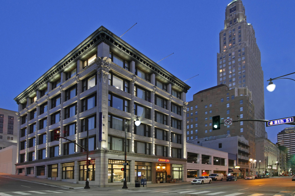 photo 1 of Hampton Inn Kansas City/Downtown Financial District