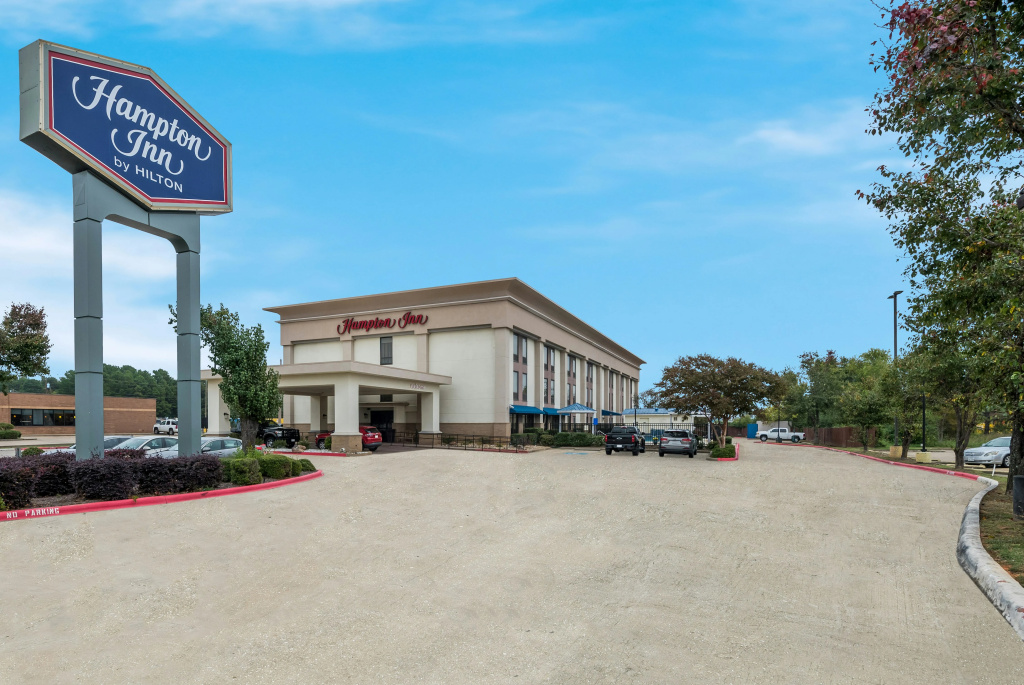 photo 1 of Hampton Inn Marshall