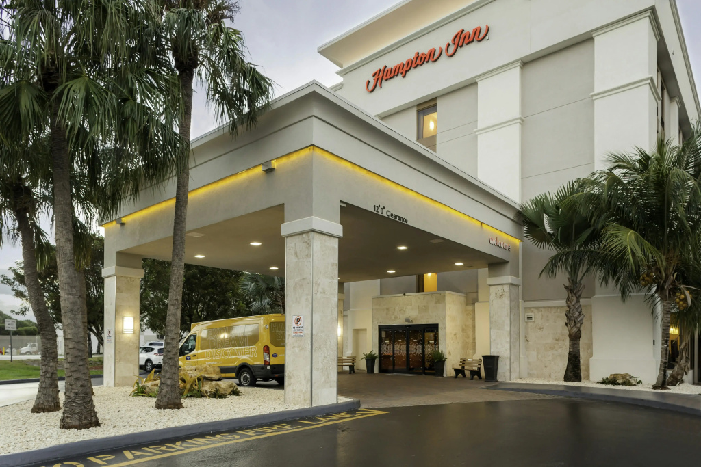 photo 1 of Hampton Inn Miami Dadeland