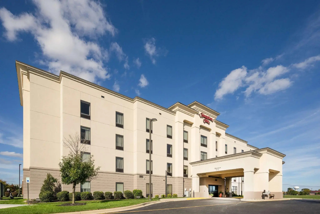 photo 1 of Hampton Inn Middletown