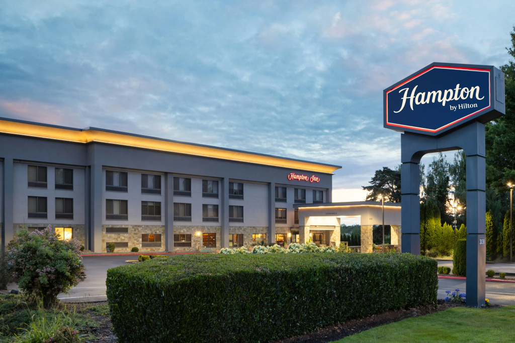 photo 1 of Hampton Inn Portland East
