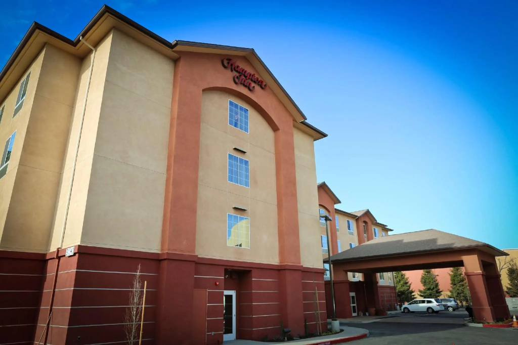 photo 1 of Hampton Inn Union City