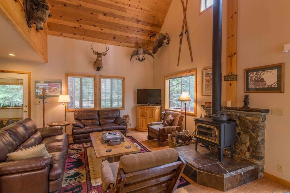 photo 1 of Hansing s Lair 4 Bedroom Holiday Home By Tahoe Truckee