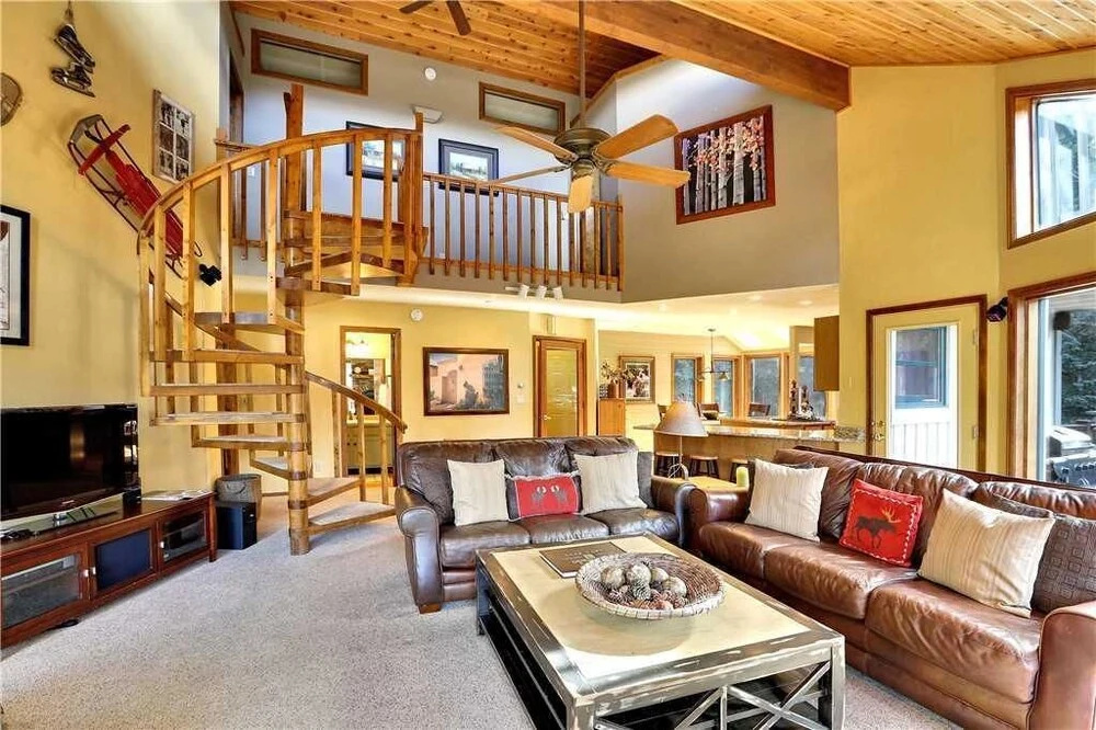 photo 1 of Hideaway Cabin House