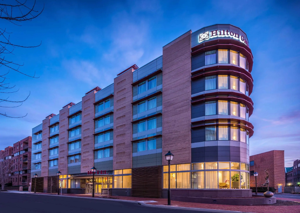 photo 1 of Hilton Garden Inn Alexandria Old Town National Harbor