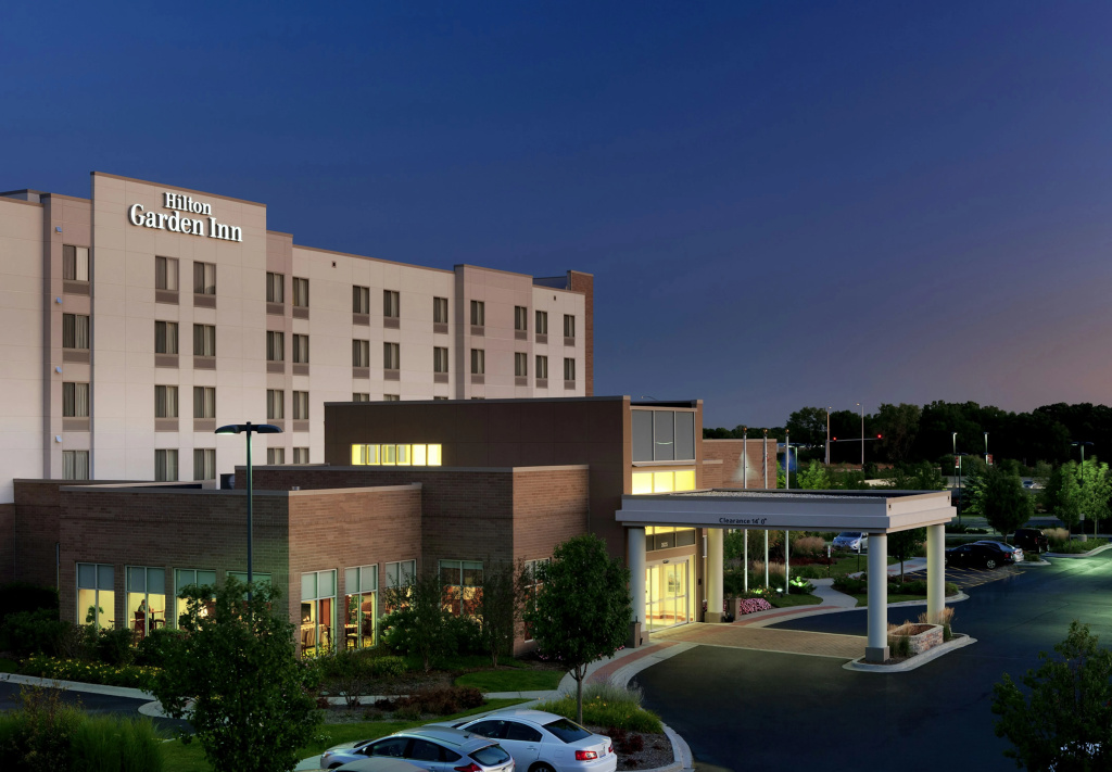 photo 1 of Hilton Garden Inn Lake Forest Mettawa
