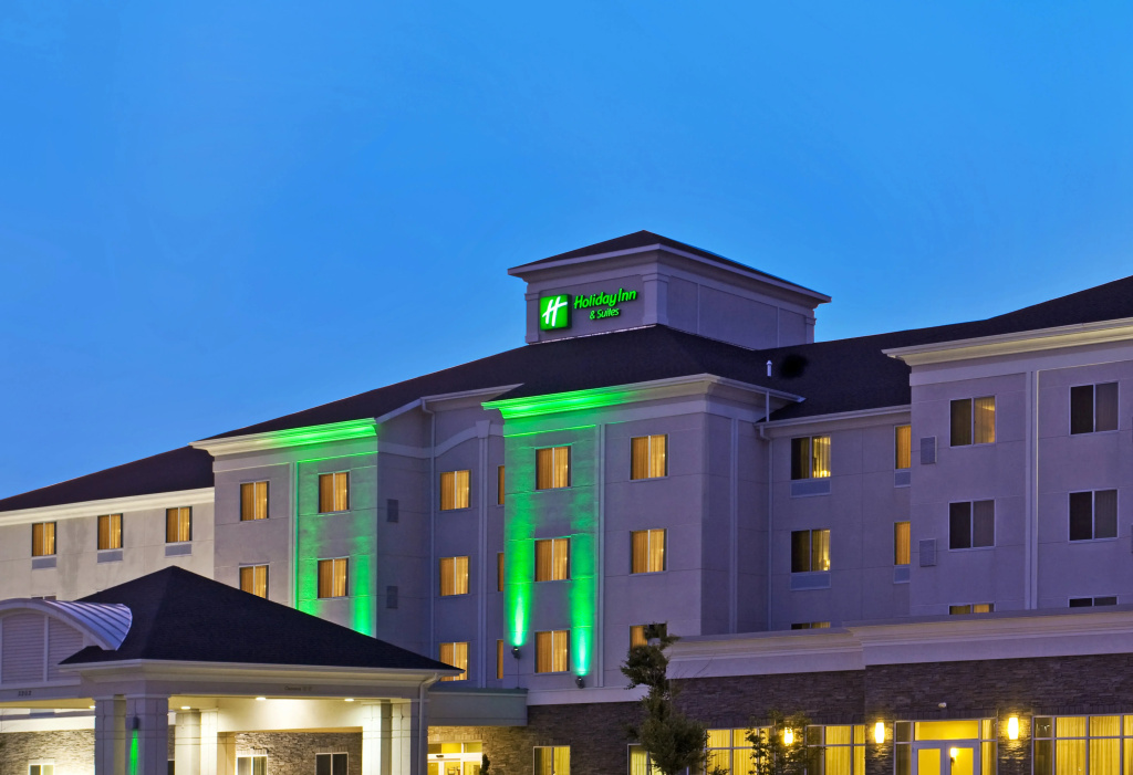 photo 1 of Holiday Inn Bloomington-Airport by IHG