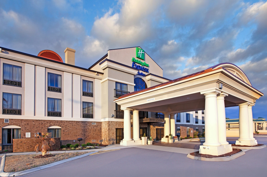 photo 1 of Holiday Inn Express & Suites Covington by IHG