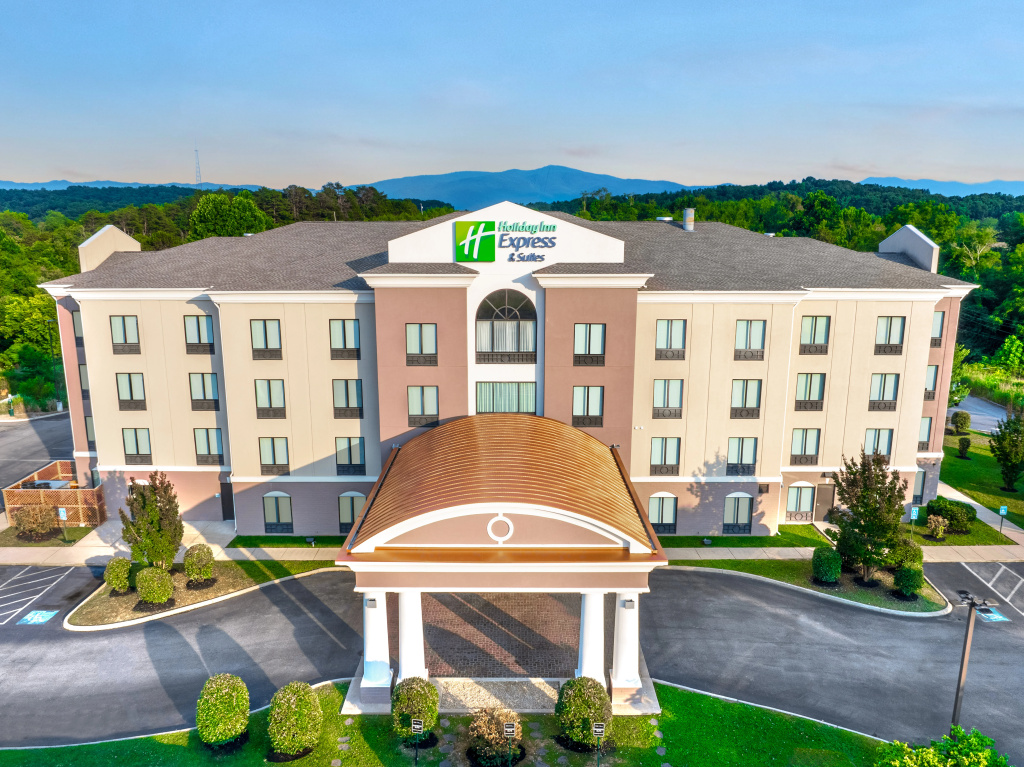 photo 1 of Holiday Inn Express & Suites Newport S by IHG