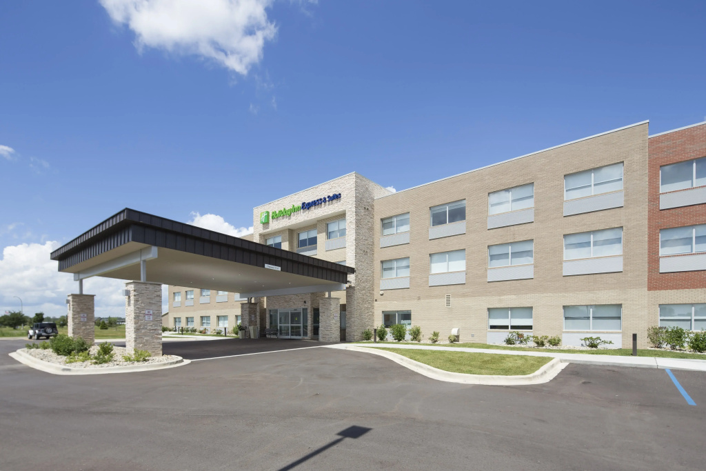 photo 1 of Holiday Inn Express And Suites Rochester Hill