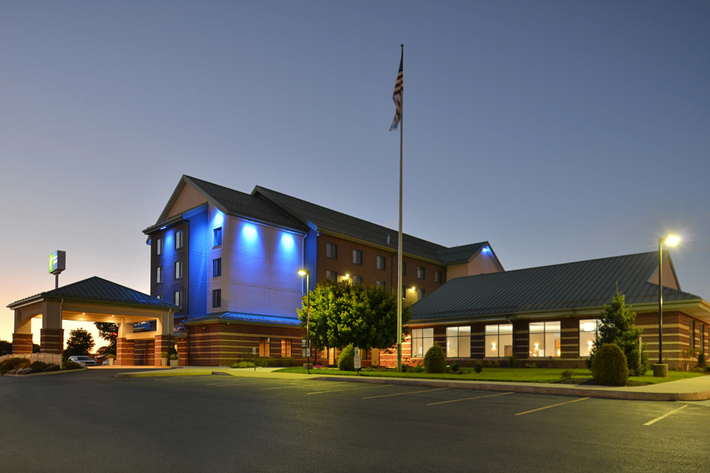 photo 1 of Holiday Inn Express Breezewood by IHG