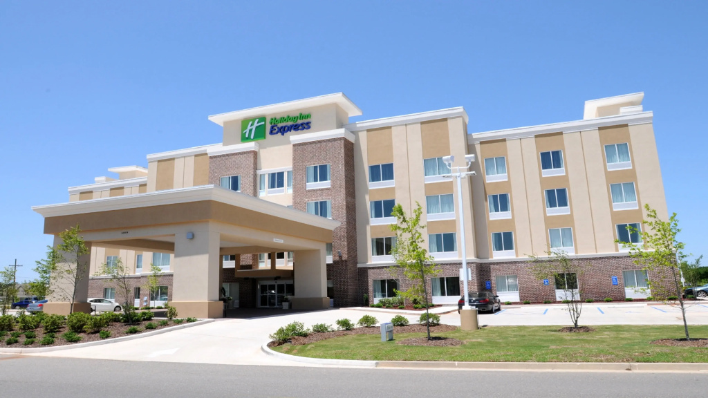 photo 1 of Holiday Inn Express Covington-Madisonville by IHG