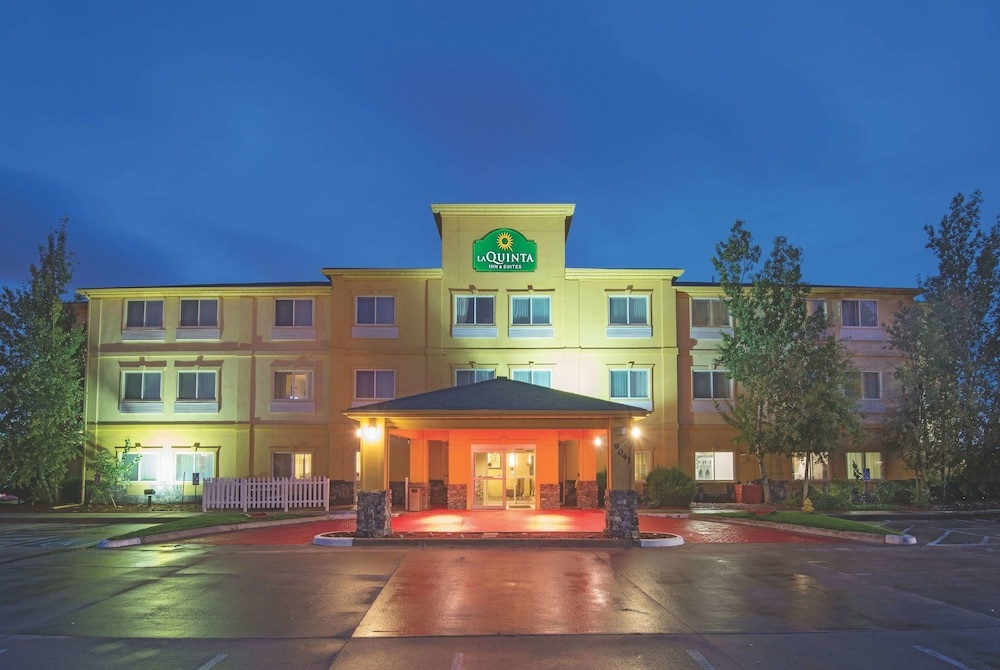 photo 1 of Holiday Inn Express Denver Brighton