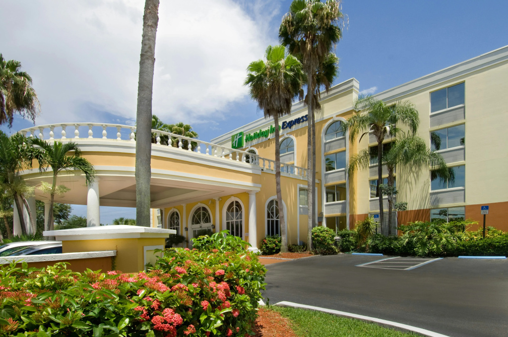 photo 1 of Holiday Inn Express Miami Airport Doral Area by IHG