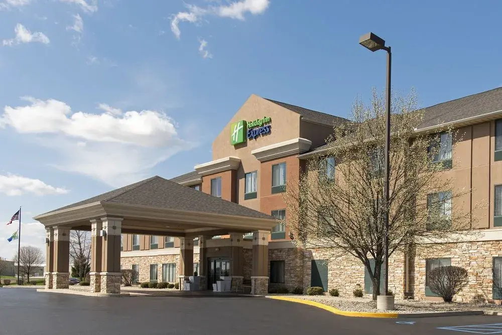 photo 1 of Holiday Inn Express Gas City