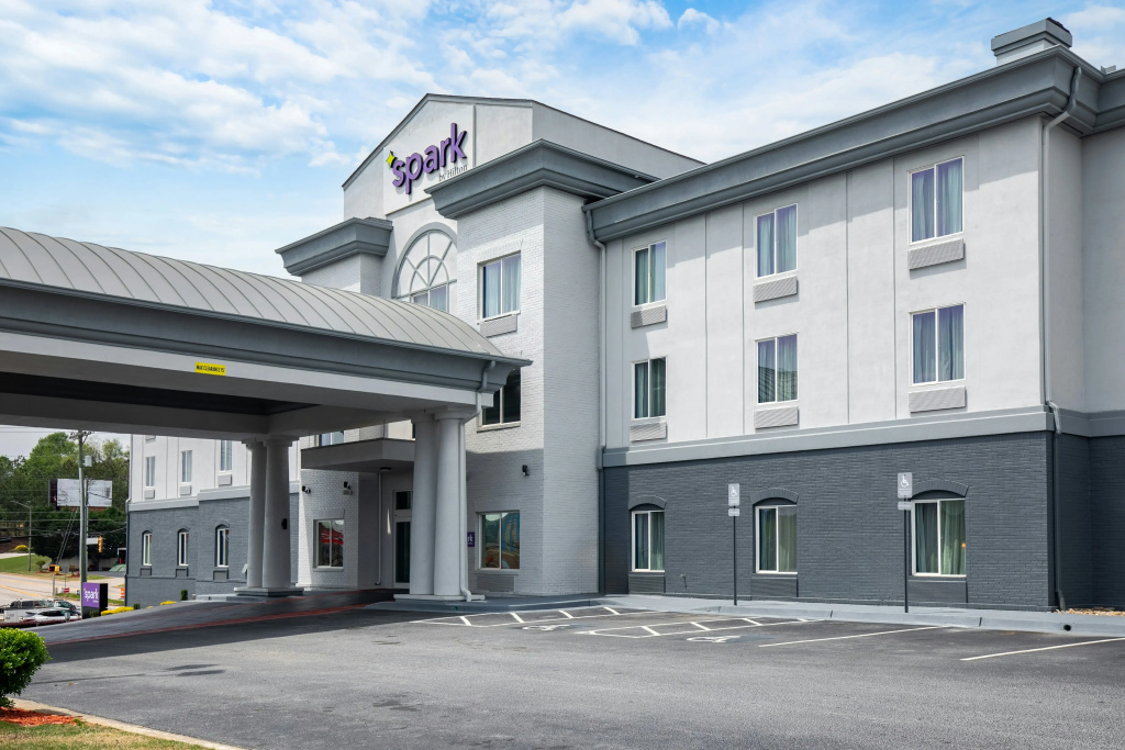 photo 1 of Spark by Hilton Commerce, GA