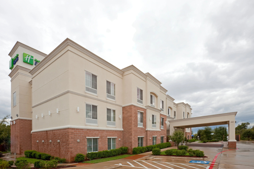 photo 1 of Holiday Inn Express Hotel & Suites Decatur by IHG